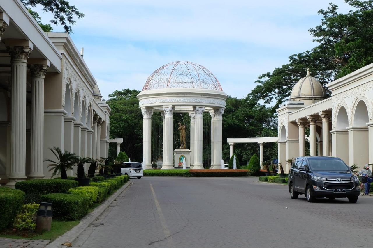 Homiestay Jakarta Exterior photo